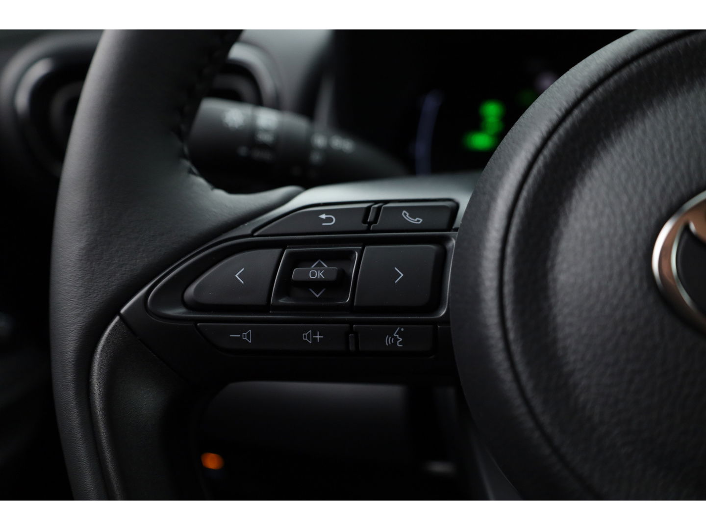 Toyota Yaris Cross 1.5 Hybrid Teamplayer 130pk | Winter pack | Safety pack | Navi | Adapt. Cruise | Camera | Keyless