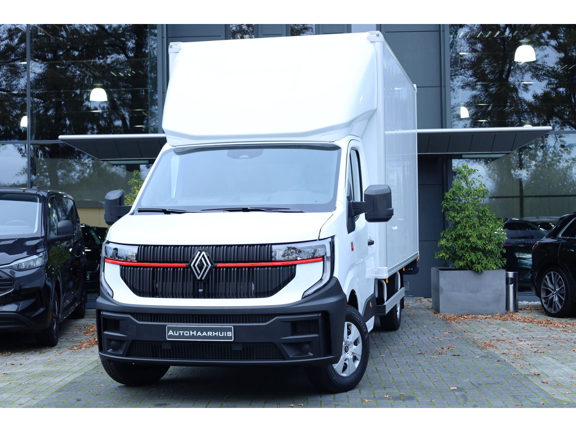 Renault Master 2.3 dCi 150-pk BAKWAGEN | Advance | Nw Model | Laadklep | Aut.Airco | Trekhaak | Cruise | Navi by App | Spoiler | 423x214x230