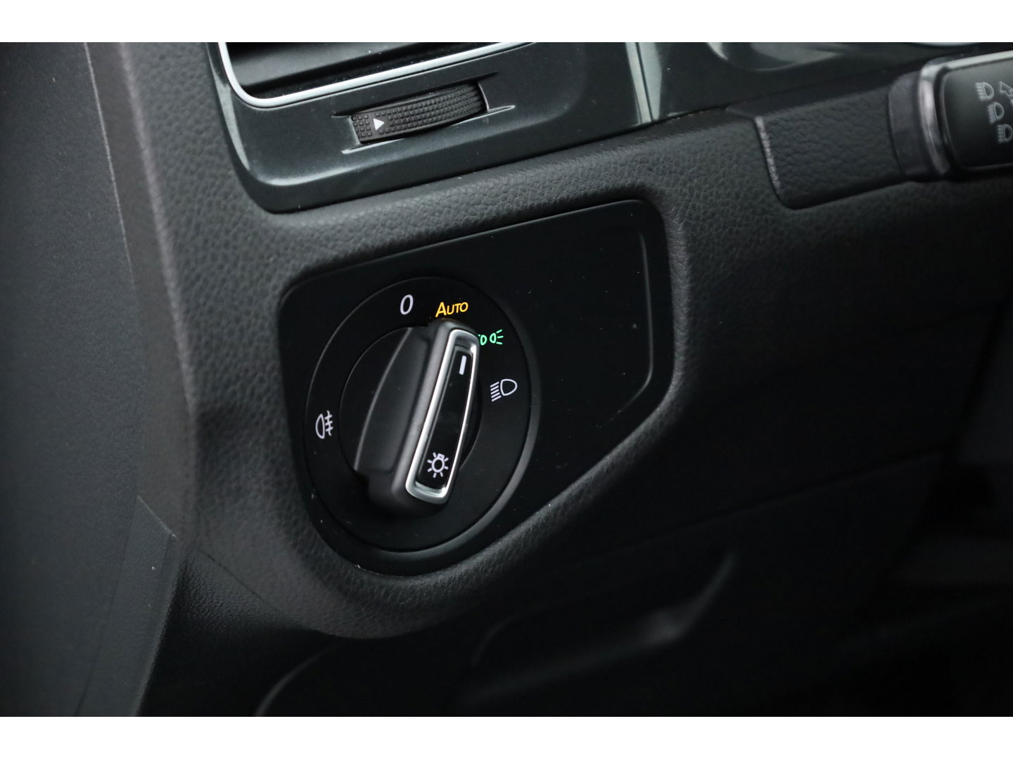 Volkswagen e-Golf | Navi | Camera | Adapt. Cruise | Keyless | Stoelverw. |