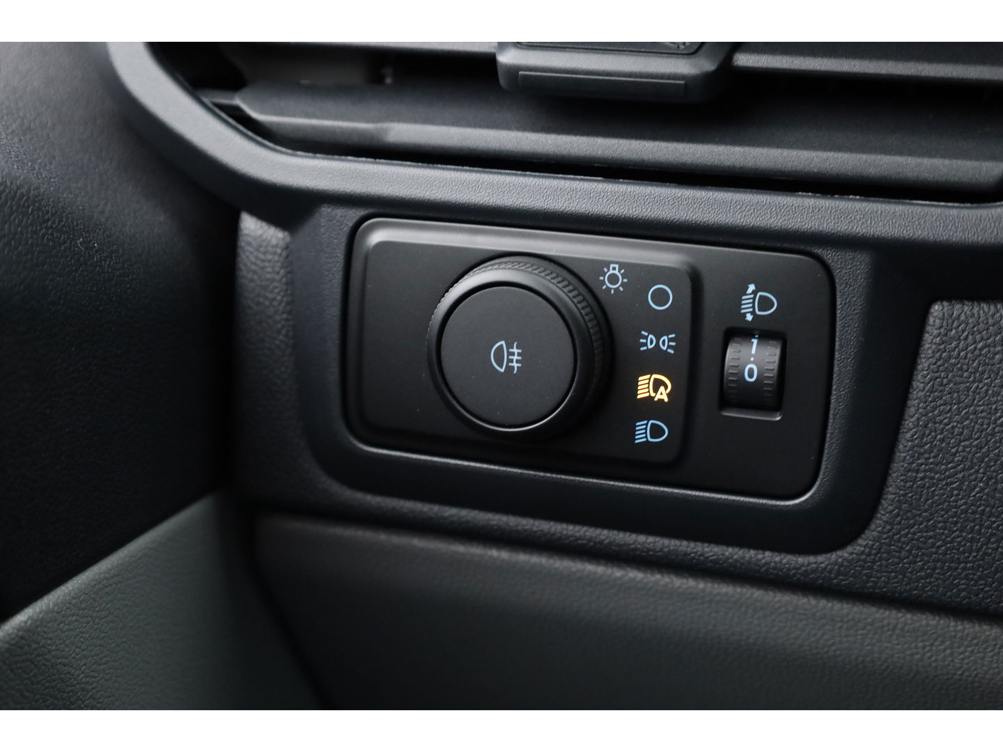 Ford Transit Custom 320 2.0 TDCI L2H1 Trend | Dubb.Cab. | Automaat | Adapt. Cruise | Navi | Clima | Dakdragers | NIEUW MODEL!!