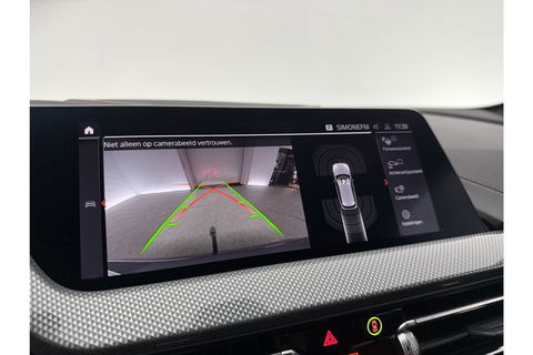 BMW 1-serie 118i M Sport LED Camera Carplay Sfeerverl. Trekhaak Virtual Navi Clima Cruise 17"LMV PDC