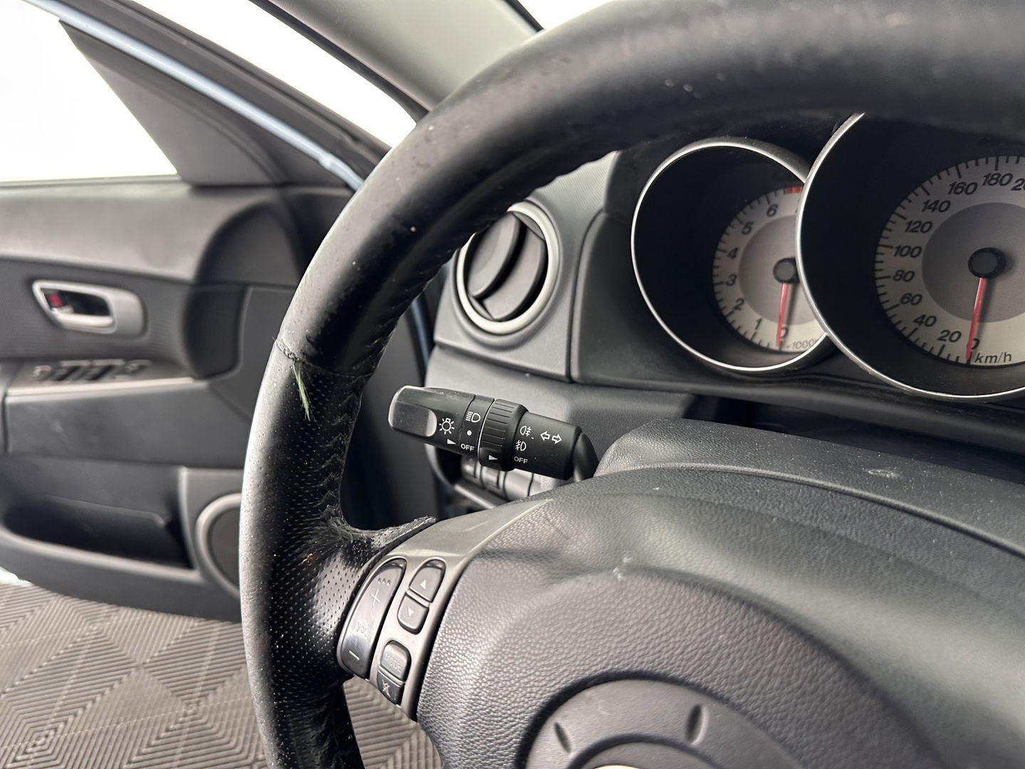 Mazda 3 Sport 1.6 Touring *AIRCO | COMFORT-SEATS | RADIO-CD/MP3 | 16''ALU*