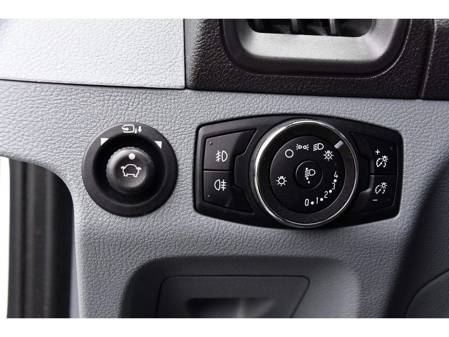 Ford Transit 350 2.0 RWD TDCI L3H2 PB Edition Camera, Cruise, Stoelverwarming, 130PK, Multimedia, Voorruit verwarming, Laadruimte bekleding, Uniek!
