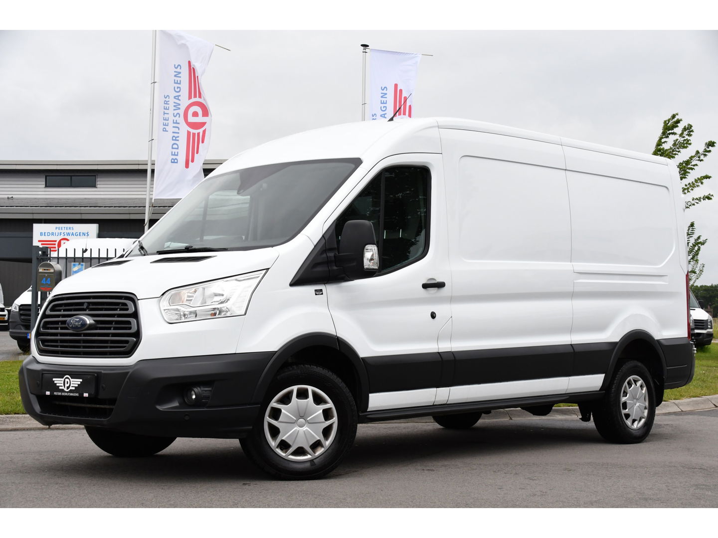 Ford Transit 350 2.0 RWD TDCI L3H2 PB Edition Camera, Cruise, Stoelverwarming, 130PK, Multimedia, Voorruit verwarming, Laadruimte bekleding, Uniek!