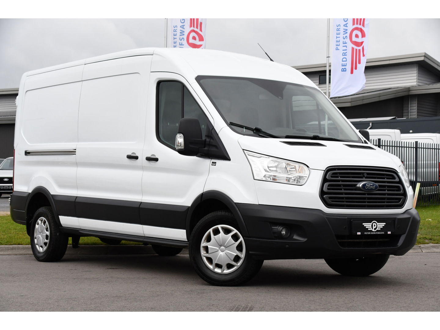 Ford Transit 350 2.0 RWD TDCI L3H2 PB Edition Camera, Cruise, Stoelverwarming, 130PK, Multimedia, Voorruit verwarming, Laadruimte bekleding, Uniek!