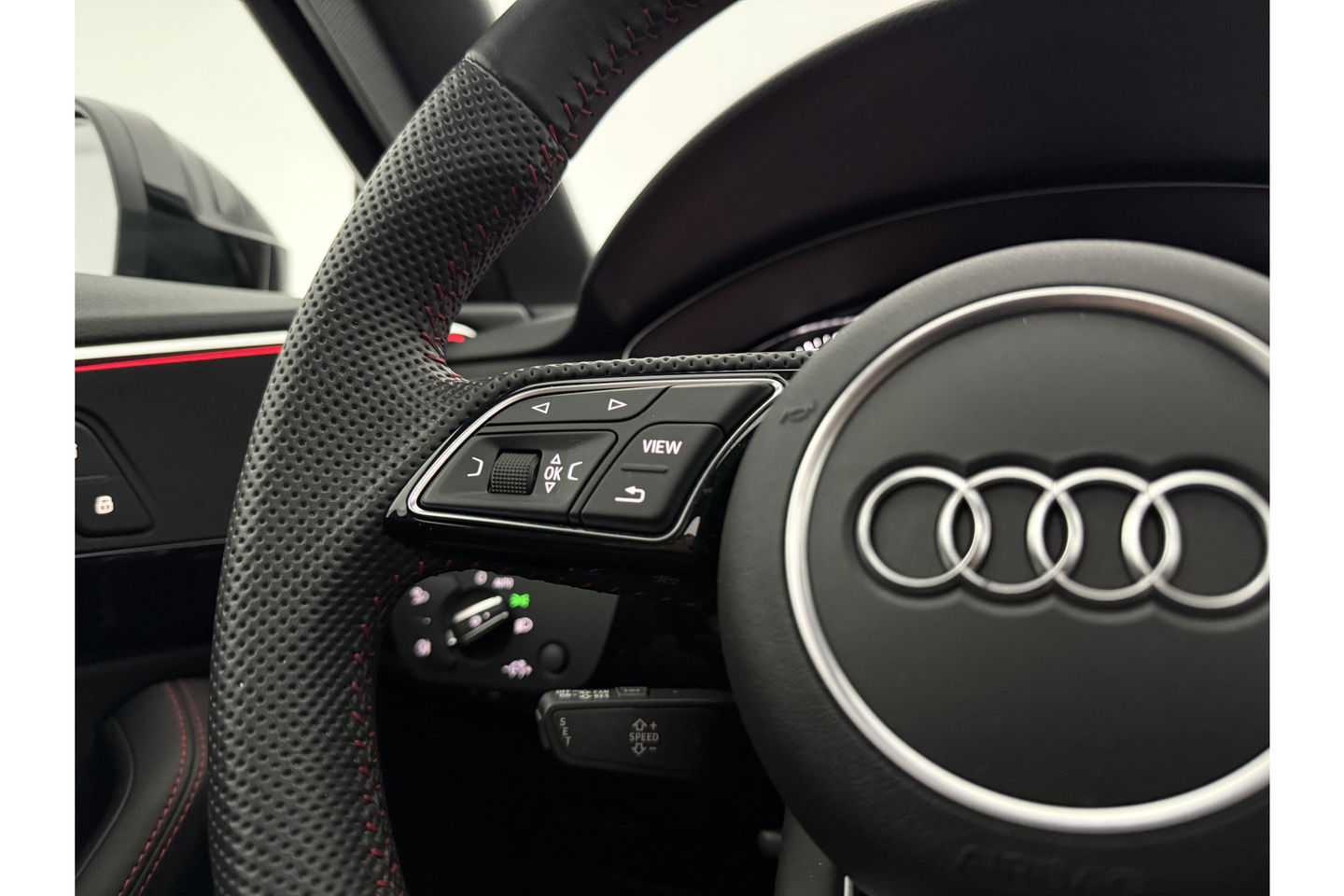 Audi A4 35 TFSI 150PK S-line Pano LED Sfeer Clima Cruise Navigatie PDC 18''LMV