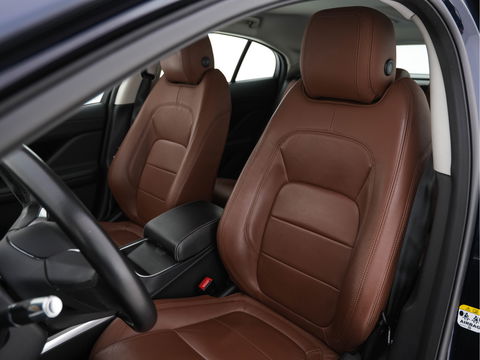 Jaguar I-PACE EV320 S AWD Business Pack 90 kWh [ 3-Fase ] (INCL-BTW) *LUXURY-LEATHER | FULL-LED | MERIDIAN-AUDIO | DIGI-COCKPIT | KEYLESS | DAB+ | NAVI-FULLMAP | ECC | HEATED-COMFORTSEATS | PDC | SURROUND-VIEW | CRUISE | LANE-ASSIST | TOWBAR | 20''A
