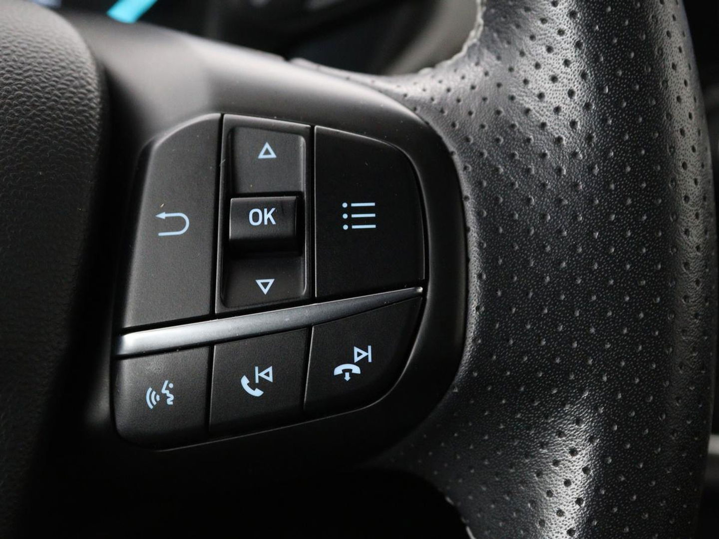 Ford Fiesta 1.0 EcoBoost ST-Line | Panoramadak | Stoel & stuurverwarming | Carplay | Navigatie | Climate control | Cruise control | Parkeerhulp