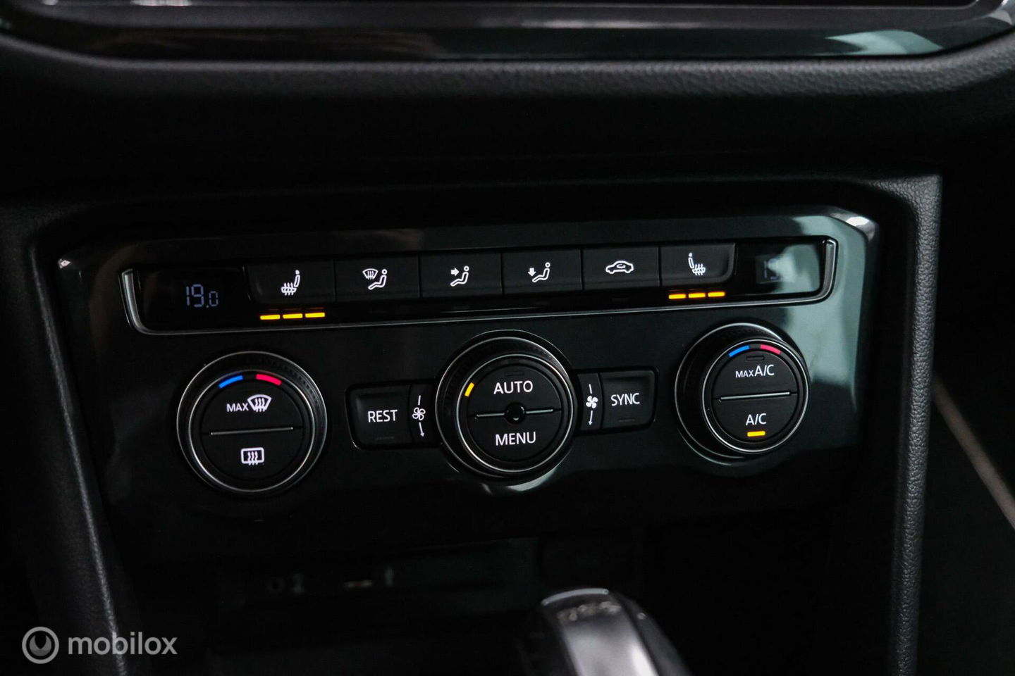 Volkswagen Tiguan 1.4 TSI ACT Comfortline | Trekhaak | Adaptive | 1e eigenaar | Clima | Stoelverwarming | rijklaarprijs |