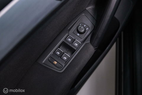 Volkswagen Tiguan 1.4 TSI ACT Comfortline | Trekhaak | Adaptive | 1e eigenaar | Clima | Stoelverwarming | rijklaarprijs |