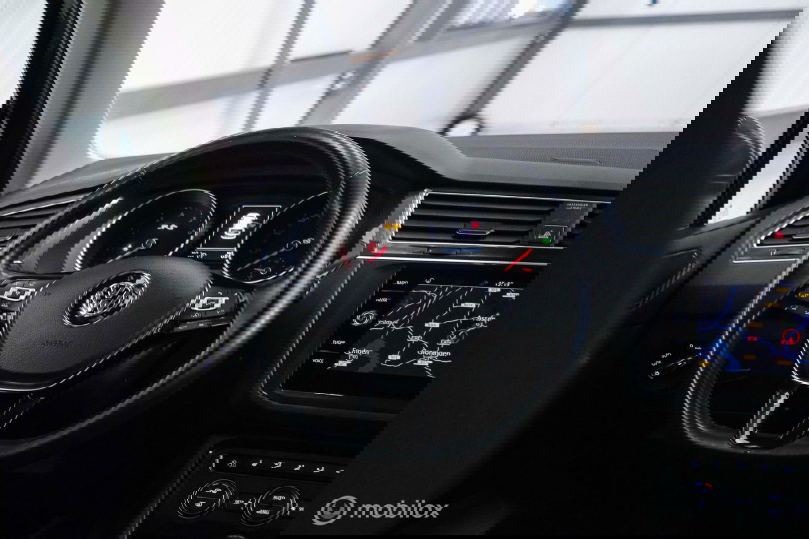 Volkswagen Tiguan 1.4 TSI ACT Comfortline | Trekhaak | Adaptive | 1e eigenaar | Clima | Stoelverwarming | rijklaarprijs |