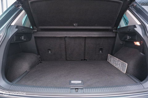 Volkswagen Tiguan 1.4 TSI ACT Comfortline | Trekhaak | Adaptive | 1e eigenaar | Clima | Stoelverwarming | rijklaarprijs |