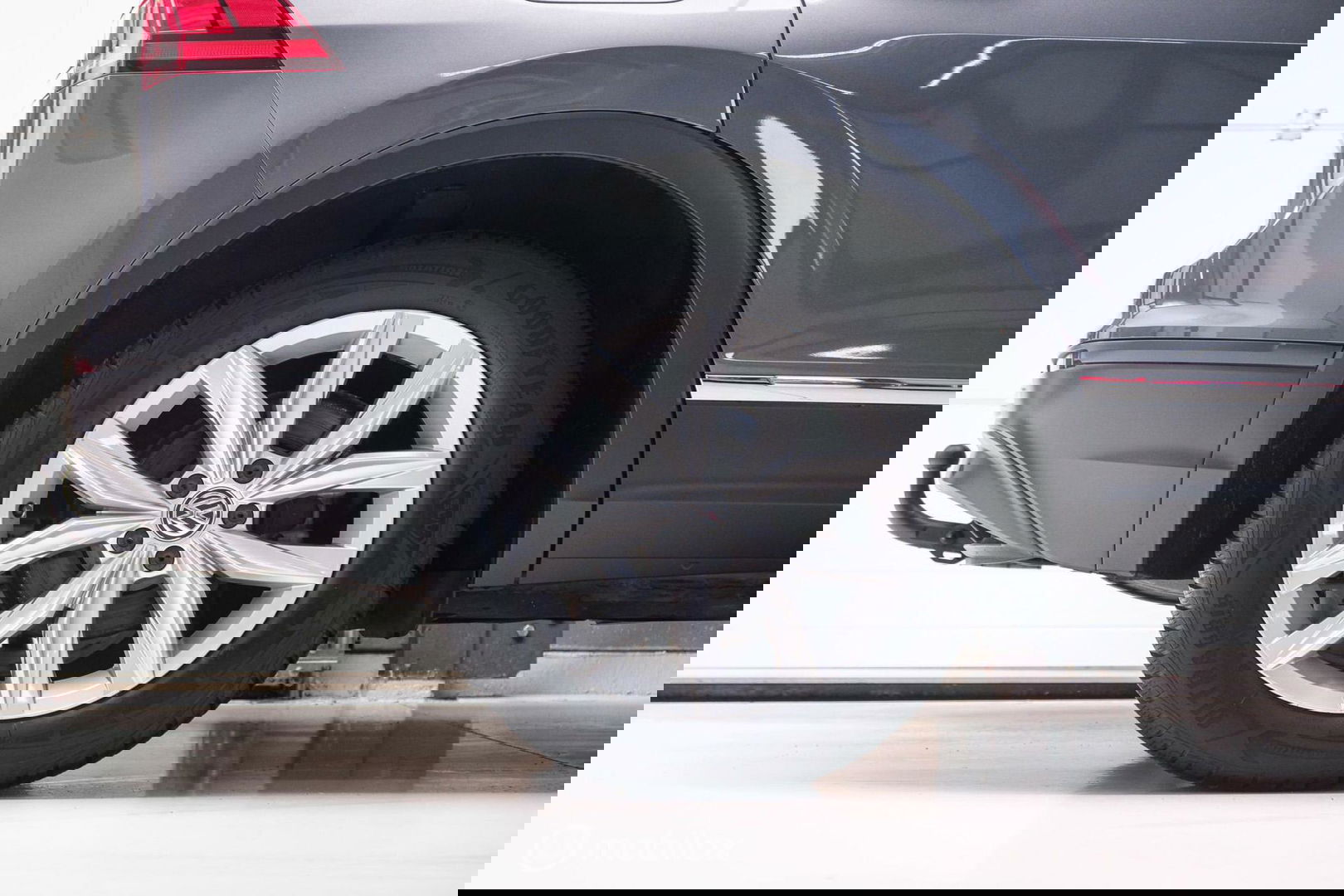 Volkswagen Tiguan 1.4 TSI ACT Comfortline | Trekhaak | Adaptive | 1e eigenaar | Clima | Stoelverwarming | rijklaarprijs |