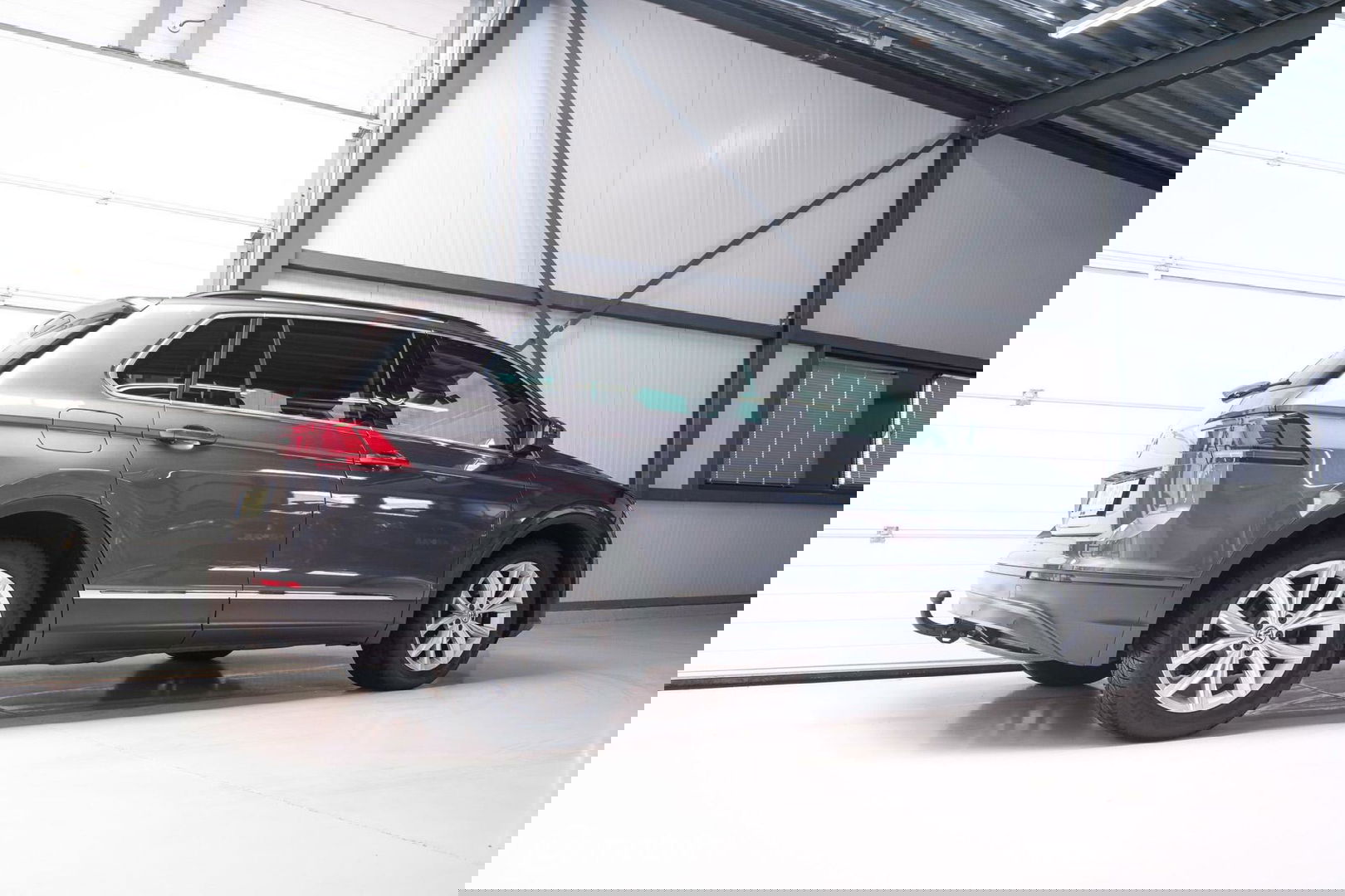 Volkswagen Tiguan 1.4 TSI ACT Comfortline | Trekhaak | Adaptive | 1e eigenaar | Clima | Stoelverwarming | rijklaarprijs |