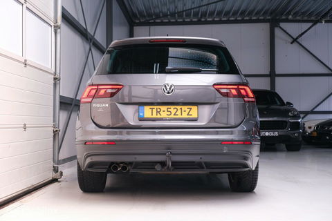 Volkswagen Tiguan 1.4 TSI ACT Comfortline | Trekhaak | Adaptive | 1e eigenaar | Clima | Stoelverwarming | rijklaarprijs |