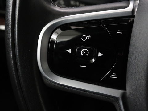 Volvo V60 Cross Country 2.0 B5 AWD Pro | Panoramadak | Head-Up | Leder | Stoelverwarming | Trekhaak | Adaptive cruise | Carplay | Navigatie | Keyless | Harman/Kardon