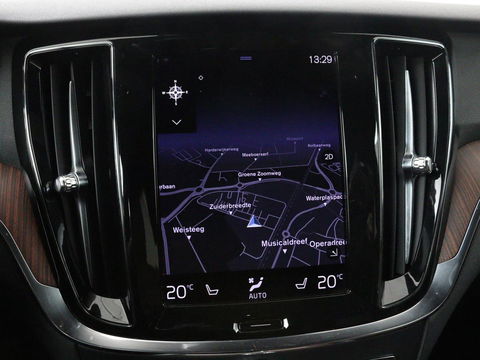Volvo V60 Cross Country 2.0 B5 AWD Pro | Panoramadak | Head-Up | Leder | Stoelverwarming | Trekhaak | Adaptive cruise | Carplay | Navigatie | Keyless | Harman/Kardon