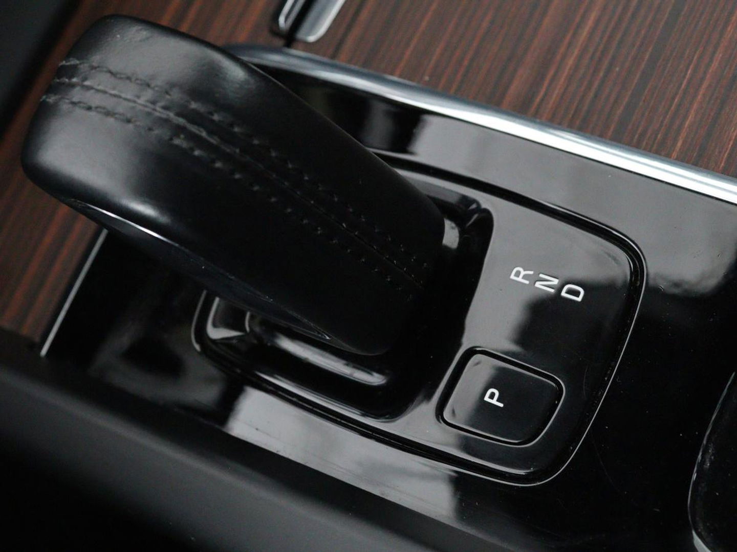 Volvo V60 Cross Country 2.0 B5 AWD Pro | Panoramadak | Head-Up | Leder | Stoelverwarming | Trekhaak | Adaptive cruise | Carplay | Navigatie | Keyless | Harman/Kardon