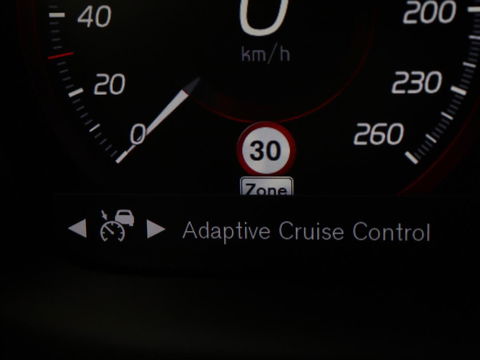 Volvo V60 Cross Country 2.0 B5 AWD Pro | Panoramadak | Head-Up | Leder | Stoelverwarming | Trekhaak | Adaptive cruise | Carplay | Navigatie | Keyless | Harman/Kardon
