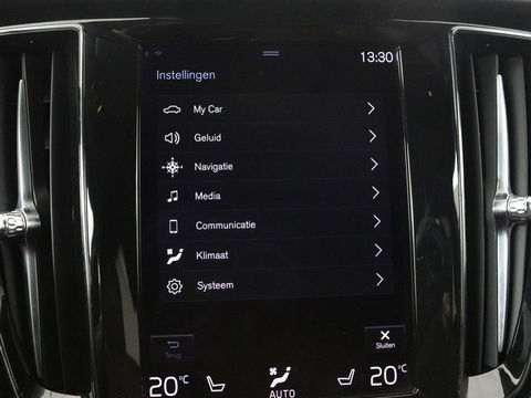 Volvo V60 Cross Country 2.0 B5 AWD Pro | Panoramadak | Head-Up | Leder | Stoelverwarming | Trekhaak | Adaptive cruise | Carplay | Navigatie | Keyless | Harman/Kardon