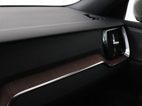 Volvo V60 Cross Country 2.0 B5 AWD Pro | Panoramadak | Head-Up | Leder | Stoelverwarming | Trekhaak | Adaptive cruise | Carplay | Navigatie | Keyless | Harman/Kardon