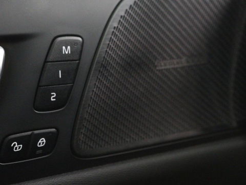 Volvo V60 Cross Country 2.0 B5 AWD Pro | Panoramadak | Head-Up | Leder | Stoelverwarming | Trekhaak | Adaptive cruise | Carplay | Navigatie | Keyless | Harman/Kardon