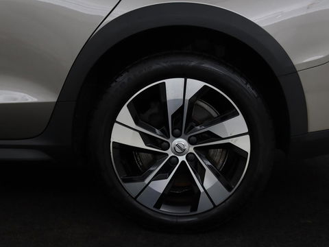 Volvo V60 Cross Country 2.0 B5 AWD Pro | Panoramadak | Head-Up | Leder | Stoelverwarming | Trekhaak | Adaptive cruise | Carplay | Navigatie | Keyless | Harman/Kardon