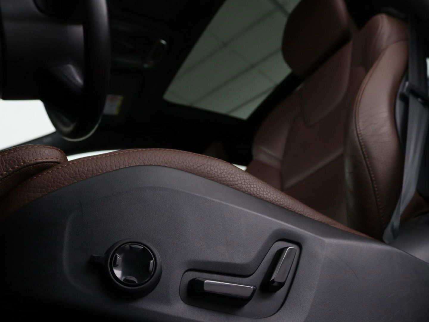 Volvo V60 Cross Country 2.0 B5 AWD Pro | Panoramadak | Head-Up | Leder | Stoelverwarming | Trekhaak | Adaptive cruise | Carplay | Navigatie | Keyless | Harman/Kardon