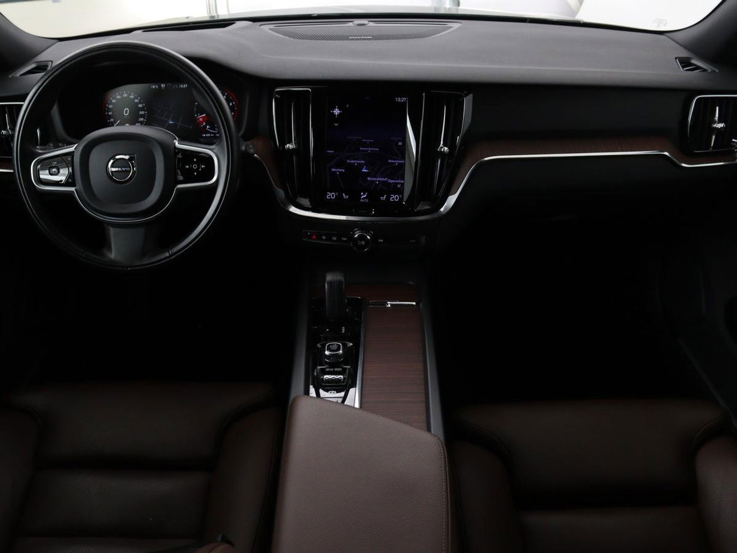 Volvo V60 Cross Country 2.0 B5 AWD Pro | Panoramadak | Head-Up | Leder | Stoelverwarming | Trekhaak | Adaptive cruise | Carplay | Navigatie | Keyless | Harman/Kardon