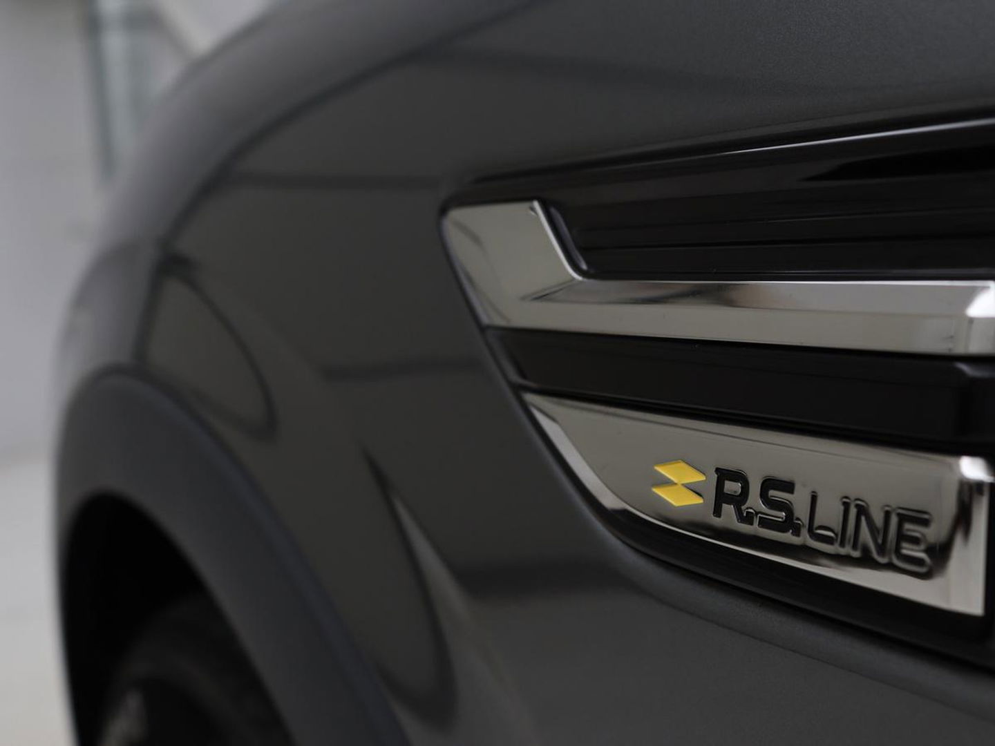 Renault Arkana 1.6 E-Tech full hybrid 145 R. S. Line | Trekhaak | Stoel & stuurverwarming | Leder/Alcantara | Adaptive cruise | Camera | Carplay | Keyless | Navigatie | Full LED