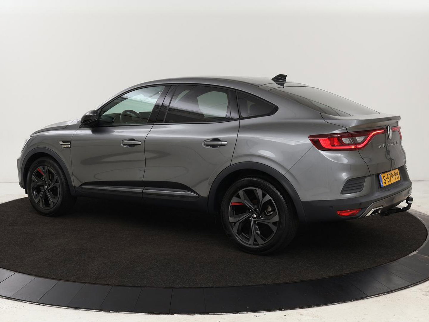 Renault Arkana 1.6 E-Tech full hybrid 145 R. S. Line | Trekhaak | Stoel & stuurverwarming | Leder/Alcantara | Adaptive cruise | Camera | Carplay | Keyless | Navigatie | Full LED