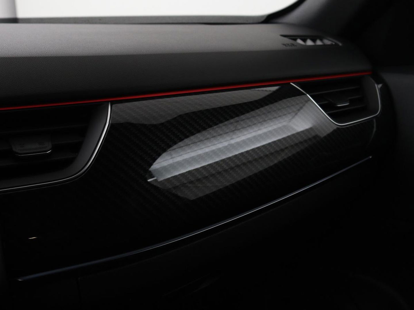 Renault Arkana 1.6 E-Tech full hybrid 145 R. S. Line | Trekhaak | Stoel & stuurverwarming | Leder/Alcantara | Adaptive cruise | Camera | Carplay | Keyless | Navigatie | Full LED