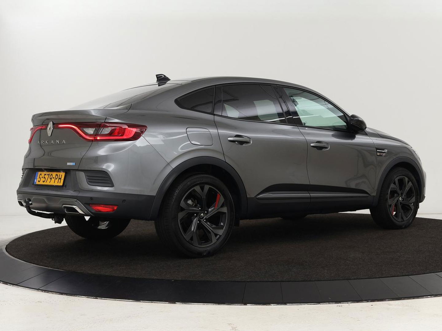 Renault Arkana 1.6 E-Tech full hybrid 145 R. S. Line | Trekhaak | Stoel & stuurverwarming | Leder/Alcantara | Adaptive cruise | Camera | Carplay | Keyless | Navigatie | Full LED