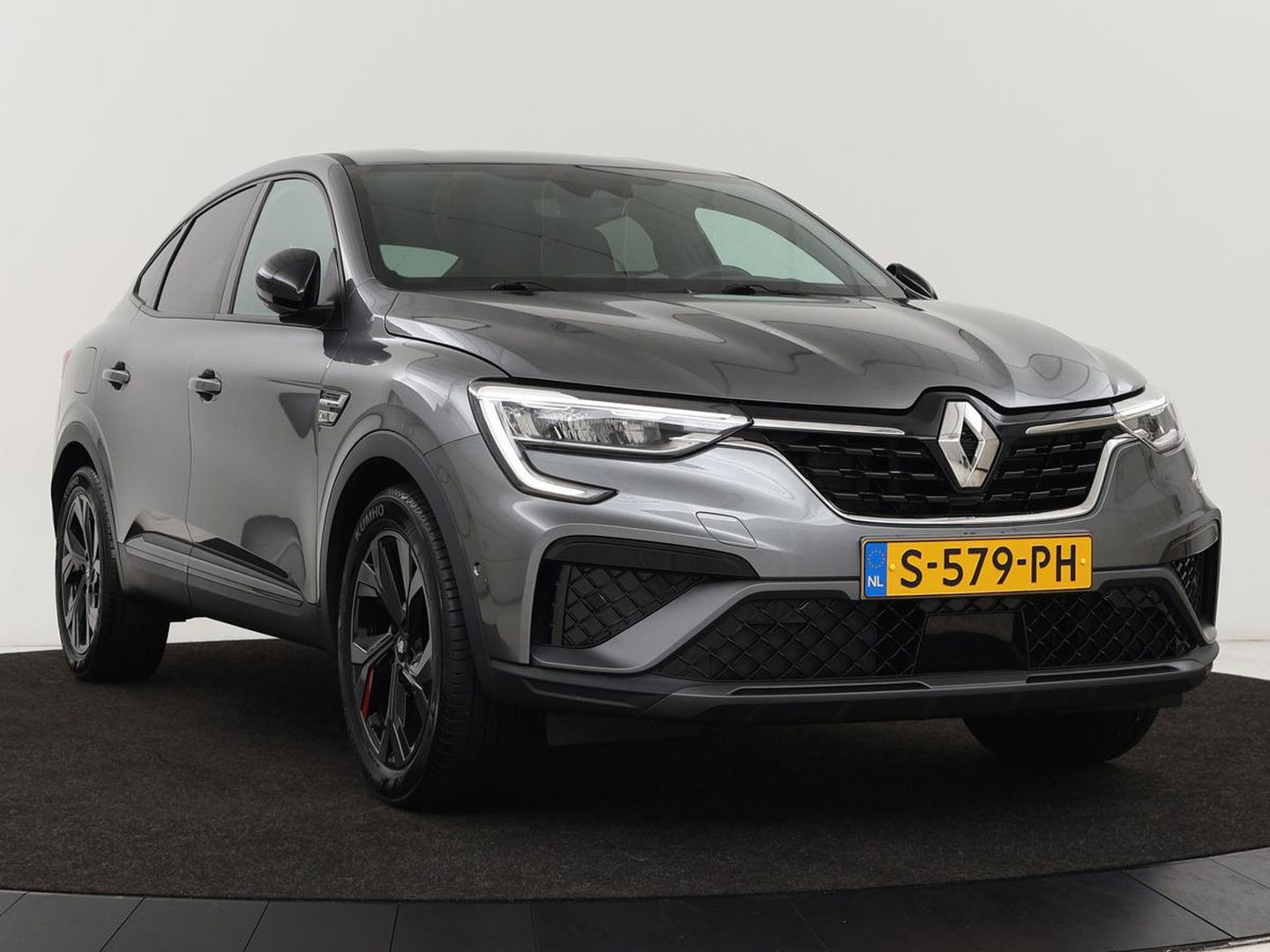Renault Arkana 1.6 E-Tech full hybrid 145 R. S. Line | Trekhaak | Stoel & stuurverwarming | Leder/Alcantara | Adaptive cruise | Camera | Carplay | Keyless | Navigatie | Full LED