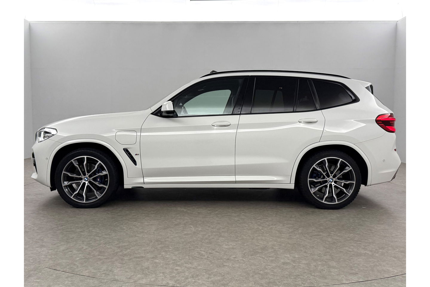 BMW X3 xDrive30e High Executive M-Sport 260PK Pano Virtual Sfeerverl. Camera Carplay LED Navigatie 20"LMV Clima Cruise PDC