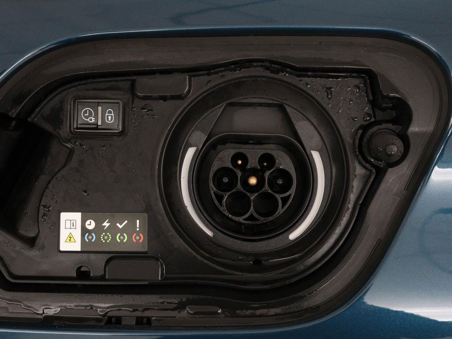 Peugeot 508 1.6 HYbrid GT | Panoramadak | Trekhaak | Stoelverwarming | FOCAL Sound | 360 camera | Adaptive cruise | Full LED | Carplay | Keyless | Navigatie | PHEV