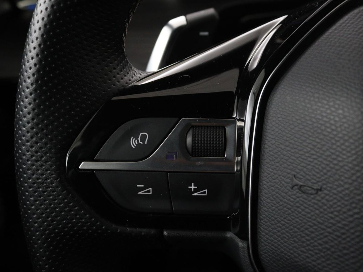 Peugeot 508 1.6 HYbrid GT | Panoramadak | Trekhaak | Stoelverwarming | FOCAL Sound | 360 camera | Adaptive cruise | Full LED | Carplay | Keyless | Navigatie | PHEV