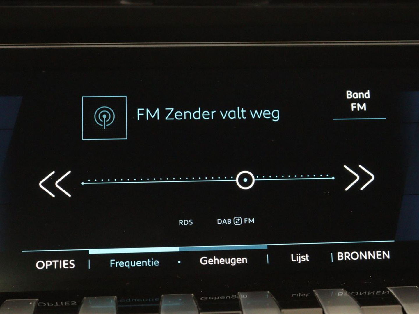 Peugeot 508 1.6 HYbrid GT | Panoramadak | Trekhaak | Stoelverwarming | FOCAL Sound | 360 camera | Adaptive cruise | Full LED | Carplay | Keyless | Navigatie | PHEV