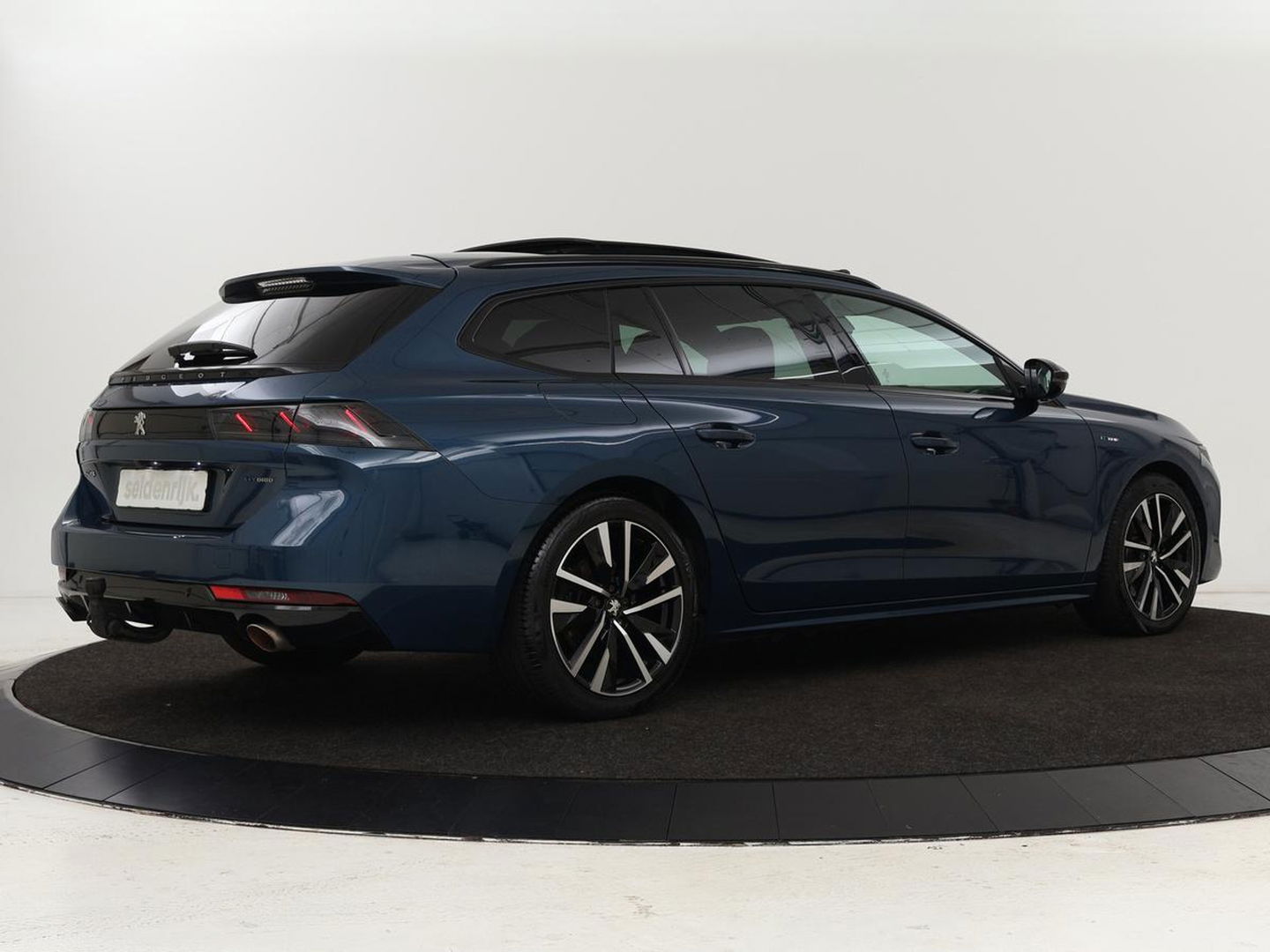 Peugeot 508 1.6 HYbrid GT | Panoramadak | Trekhaak | Stoelverwarming | FOCAL Sound | 360 camera | Adaptive cruise | Full LED | Carplay | Keyless | Navigatie | PHEV