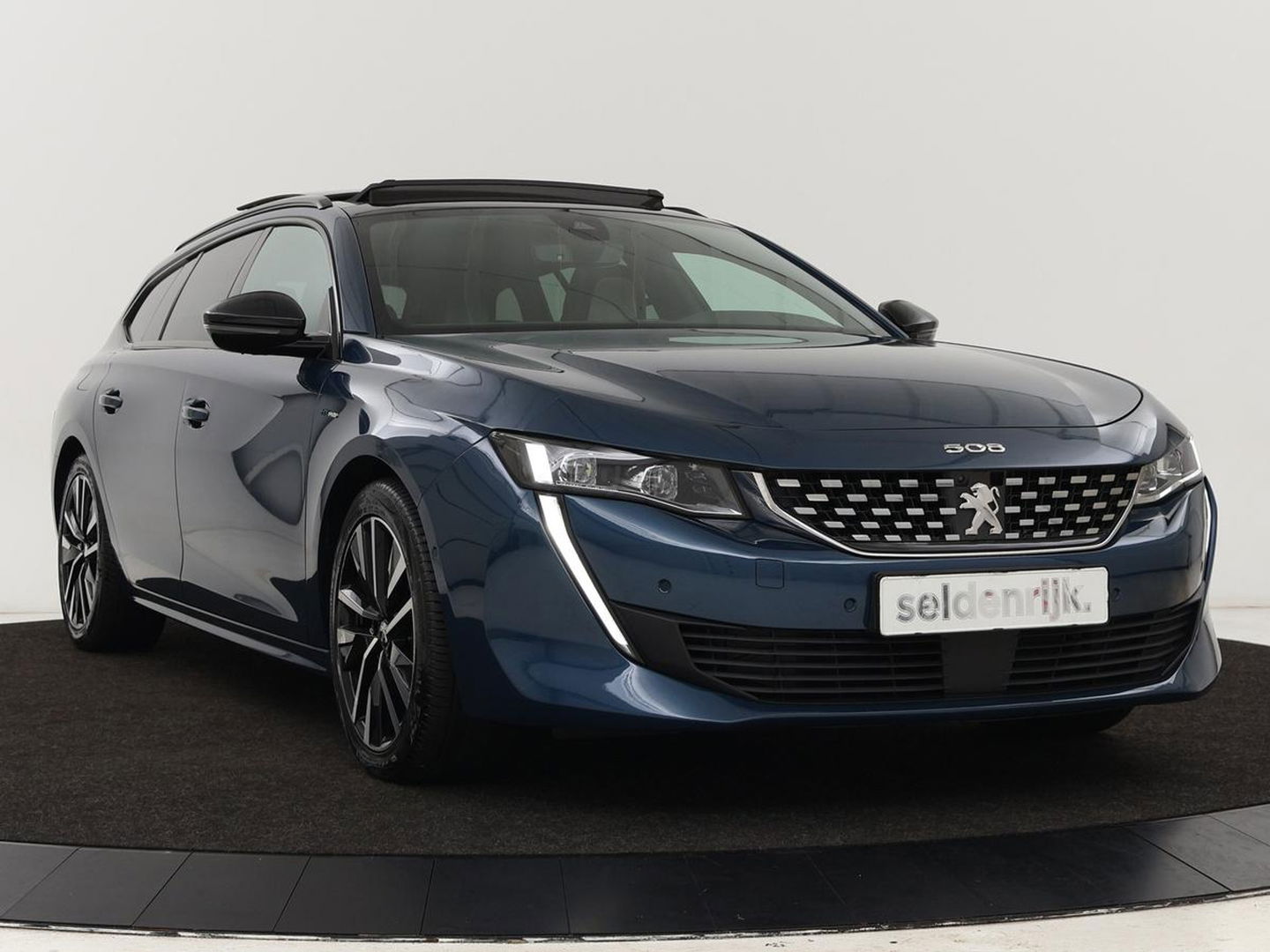 Peugeot 508 1.6 HYbrid GT | Panoramadak | Trekhaak | Stoelverwarming | FOCAL Sound | 360 camera | Adaptive cruise | Full LED | Carplay | Keyless | Navigatie | PHEV