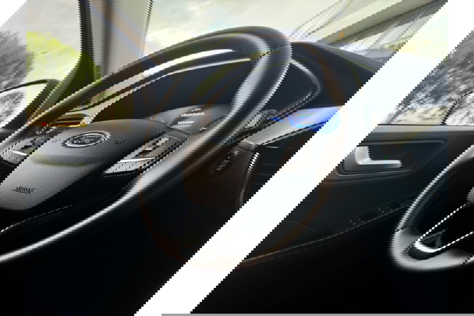 Ford Kuga 2.5 FHEV TITANIUM AUTOMAAT NAVI PDC-CAMERA.