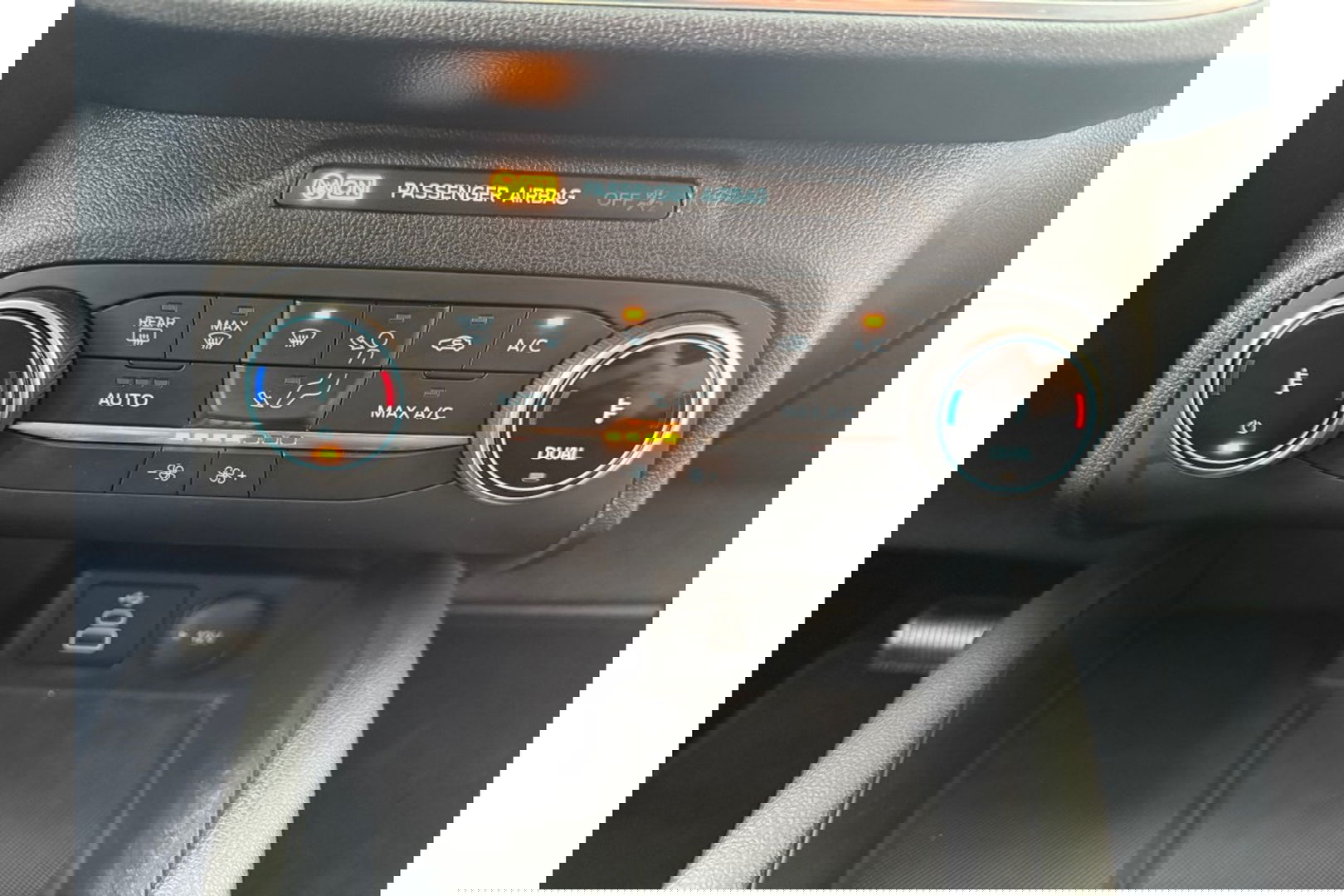 Ford Kuga 2.5 FHEV TITANIUM AUTOMAAT NAVI PDC-CAMERA.