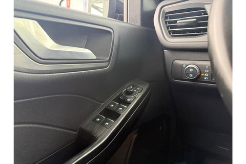 Ford Kuga 2.5 FHEV TITANIUM AUTOMAAT NAVI PDC-CAMERA.