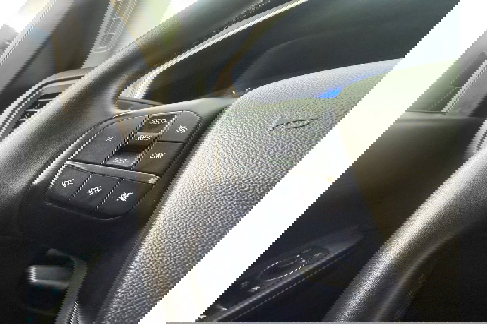 Ford Kuga 2.5 FHEV TITANIUM AUTOMAAT NAVI PDC-CAMERA.