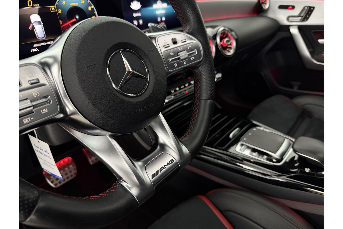 Mercedes-Benz A-Klasse AMG 35 4MATIC | 306PK | Performance Seats | Pano | Burmester-Audio | Sfeerverl LED Virtual Camera Memory Carplay Clima Cruise 19"LMV Navi PDC