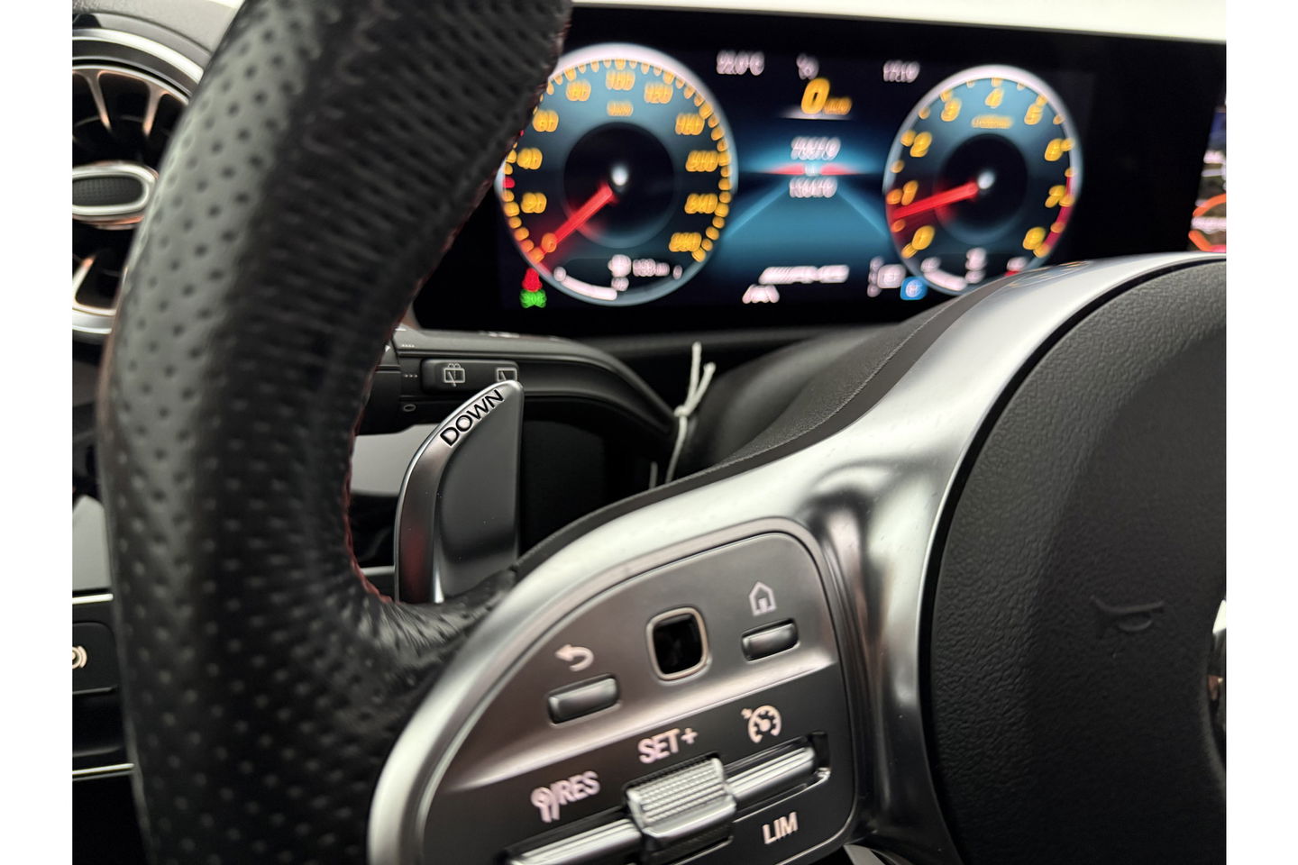 Mercedes-Benz A-Klasse AMG 35 4MATIC | 306PK | Performance Seats | Pano | Burmester-Audio | Sfeerverl LED Virtual Camera Memory Carplay Clima Cruise 19"LMV Navi PDC