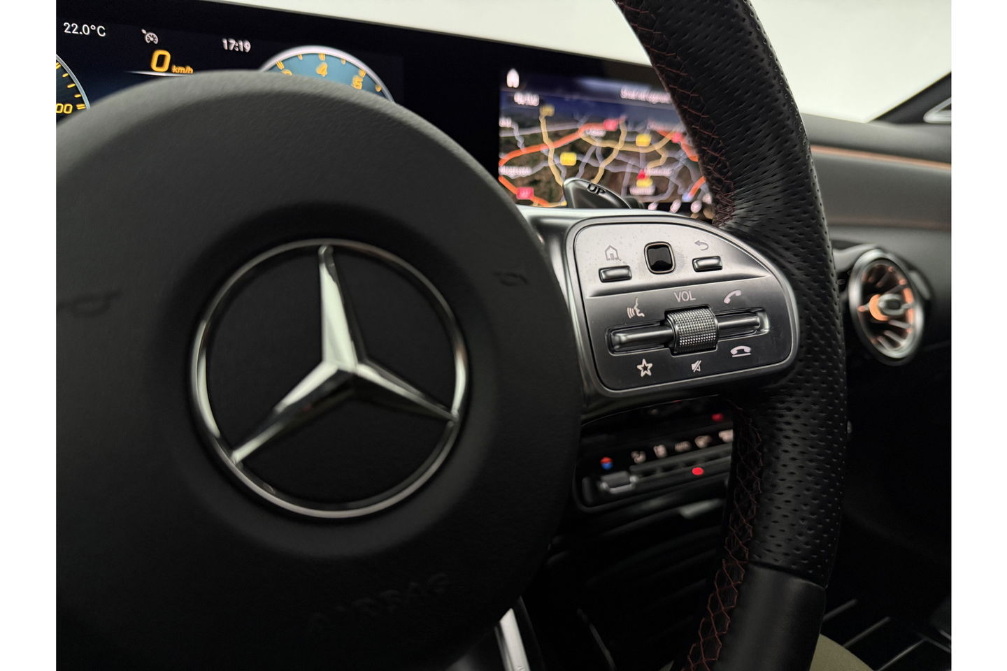 Mercedes-Benz A-Klasse AMG 35 4MATIC | 306PK | Performance Seats | Pano | Burmester-Audio | Sfeerverl LED Virtual Camera Memory Carplay Clima Cruise 19"LMV Navi PDC