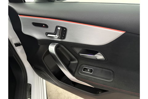 Mercedes-Benz A-Klasse AMG 35 4MATIC | 306PK | Performance Seats | Pano | Burmester-Audio | Sfeerverl LED Virtual Camera Memory Carplay Clima Cruise 19"LMV Navi PDC