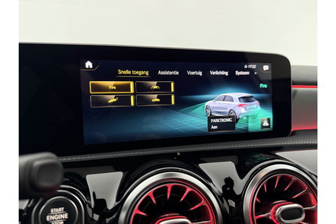 Mercedes-Benz A-Klasse AMG 35 4MATIC | 306PK | Performance Seats | Pano | Burmester-Audio | Sfeerverl LED Virtual Camera Memory Carplay Clima Cruise 19"LMV Navi PDC