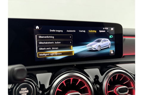 Mercedes-Benz A-Klasse AMG 35 4MATIC | 306PK | Performance Seats | Pano | Burmester-Audio | Sfeerverl LED Virtual Camera Memory Carplay Clima Cruise 19"LMV Navi PDC